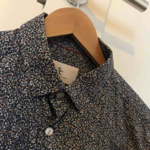  - Skjorta från mq, använd en gång!