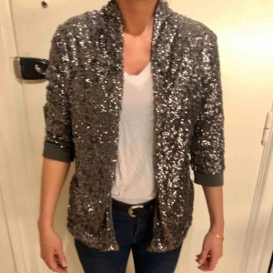  - Cool tröja från märket ICHI. I nyskick.