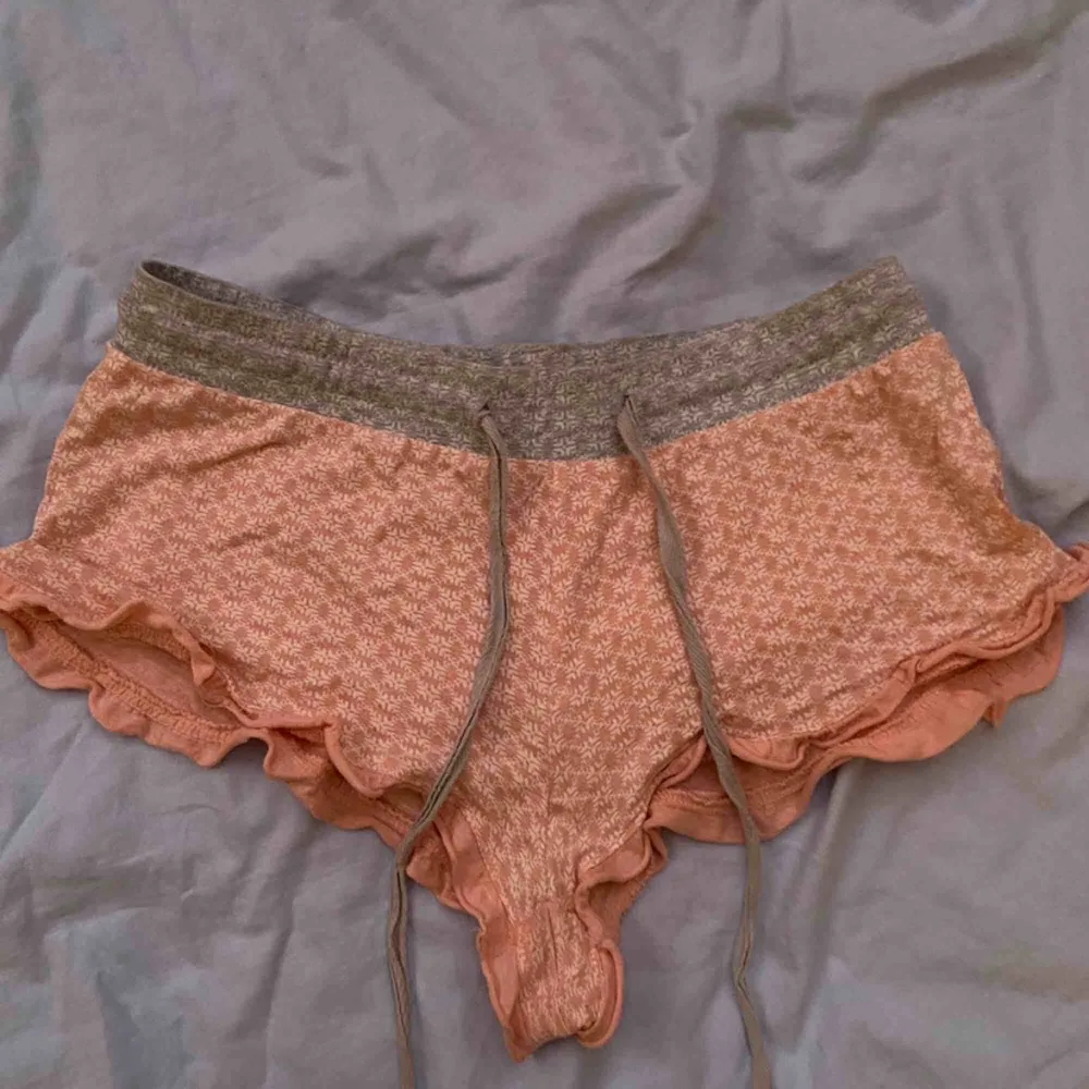 Pyjamasshorts från women’secret i storlek XS! Du står för frakten🥰🥰🥰. Shorts.