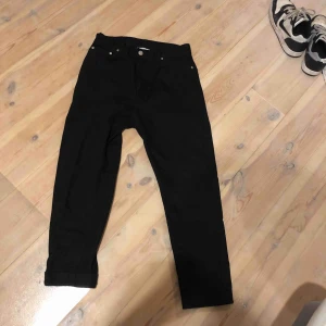  - Aldrig använd. Weekday jeans.