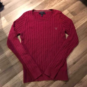  - Rosa långärmad gant tröja, använd några få gånger  Köparen står för frakt