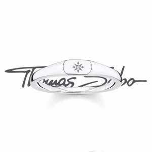 Thomas sabo ring - Sprillans ny ring från Thomas sabo i felbeställd storlek. (Skriv DM för mer information om storlek) Köpt för 300kr - Säljer för 199kr. JAG står självfallet för frakten❤️🥰