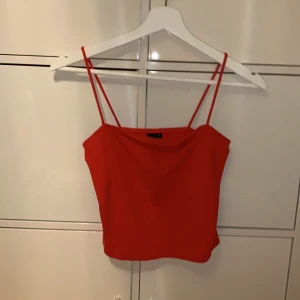 Rött Gina linne  - Detta linne har jag aldrig använt. Jag fick den i julklapp då denvar för liten. Skriv om ni är intresserade av detta linne!💕