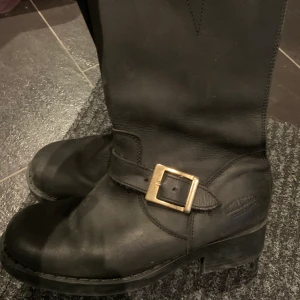 Jonny bulls  - Använda 2 ggr storlek 36