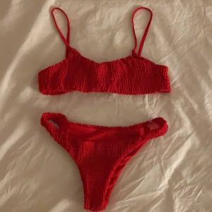 Zaful bikini - As snygg röd bikini från zaful aldrig använd då den var för stor på mig❣️