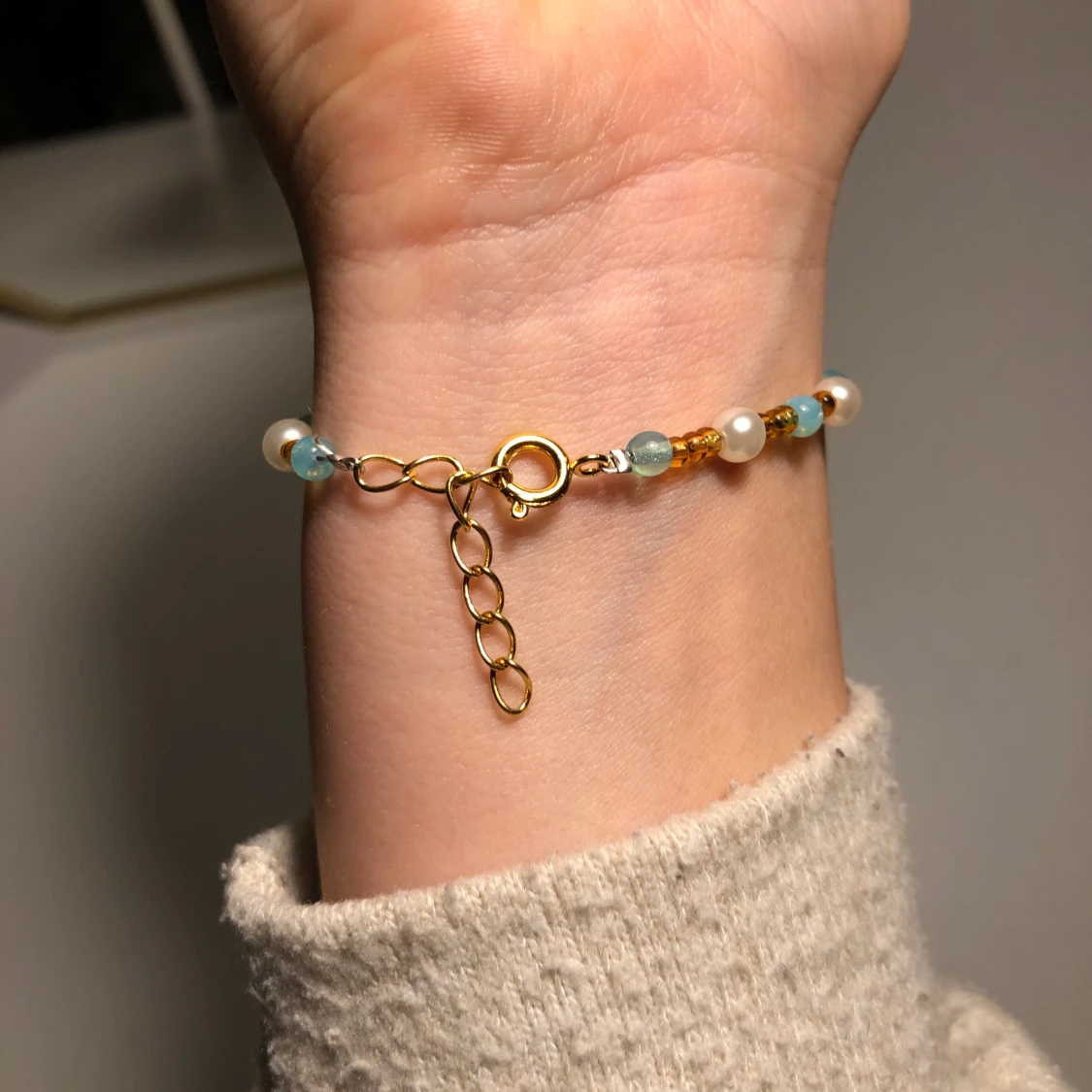 Justerbart armband🤎🤍 - 90