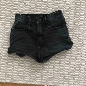  - Shorts från Crocker. Mörkgråa/svarta. Tar endast swish. Möts upp i stockholm❤️