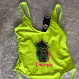  - Aldrig använd baddräkt 