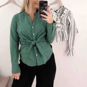  - Skjorta/blus från butik i USA, sparsamt använd, 150kr inkl frakt😊