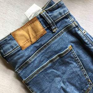 Oanvända shorts från Zara, köpt i England • frakt tillkommer 🌼