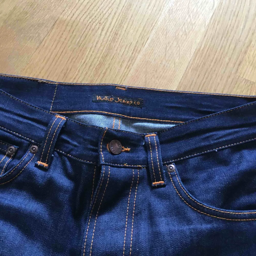 Helt oanvända nudie jeans i storlek 28.. Jeans & Byxor.