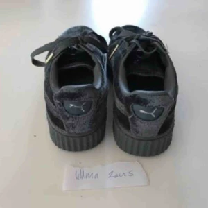  - Puma skor storlek 38 Con 9/10 använda 2-3 gånger  Säljer pgd av för små 