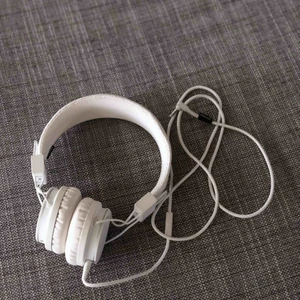  - Vita Urbanearsklassiker, väldigt sparsamt använda. Någon gulnade på insidan, men fint skick! Kan skickas mot fraktkostnad! 