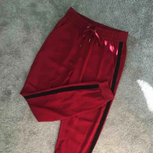  - Byxor från Bik Bok. Väldigt bra passform, tunna. Aldrig använda.