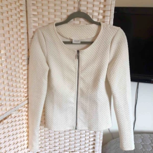  - Jacka från Vila, använd en gång.