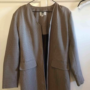  - Kavaj/blazer  i bra skick