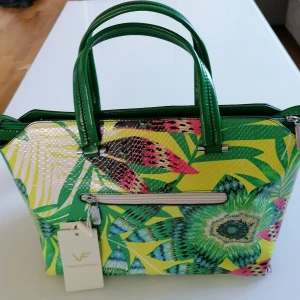 Väsks - Ny Velina Fabiano väska 