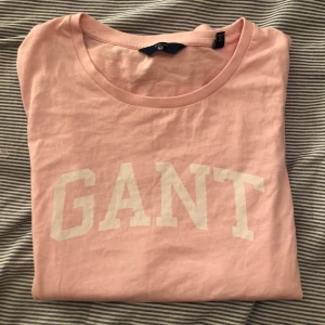 Gant tröja stolek S - Långärmad gant tröja i stolek S, ny pris 599kr säljs för 150kr knappt använd💕