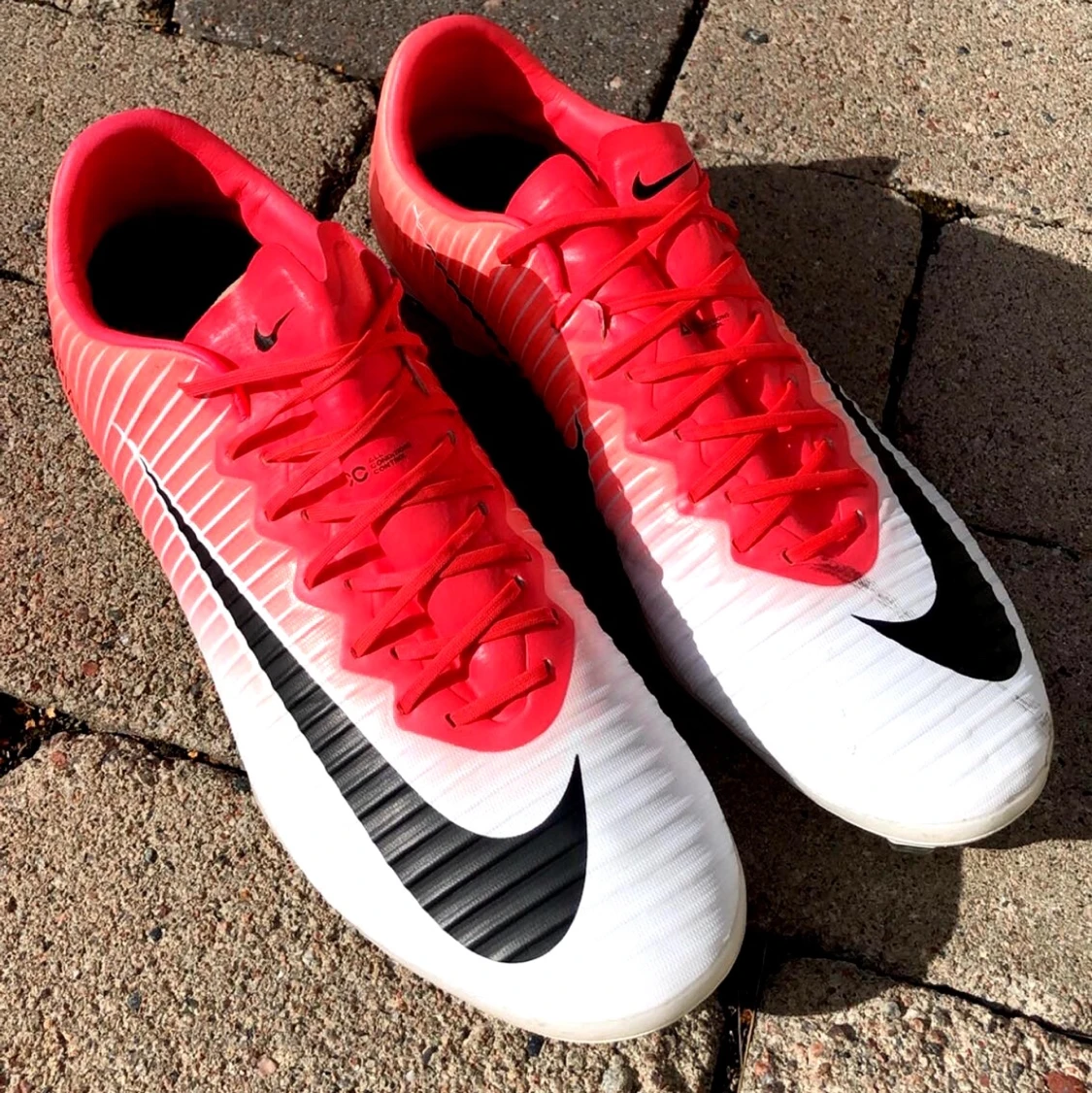 Nike Mercurial Victory XI FG Rosa Svart Vit