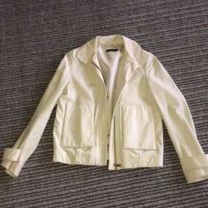 Jacka  - Fin jacka från Filippa k, köpt för 1400 men den används inte tyvärr. Pris kan diskuteras 