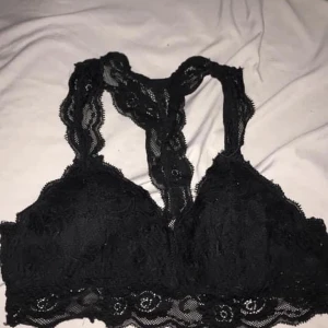 Topp strl M - En väldigt fin topp bara använd några få gånger.