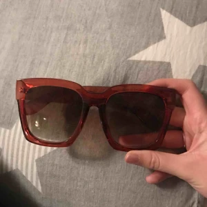  - Stora solglasögon i 70-talsstil. Jättesnygga🌸✌🏼🕶