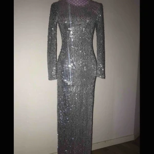  - Långärmad glitter klänning😍