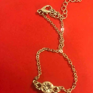  - Armband med  berlock , pris inkl frakten  Kolla gärna mer på min sida :)✨ har endast nöjda köpare! ☀️☀️☀️