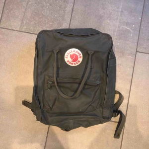  - Fjällräven ryggsäck militärgrön 