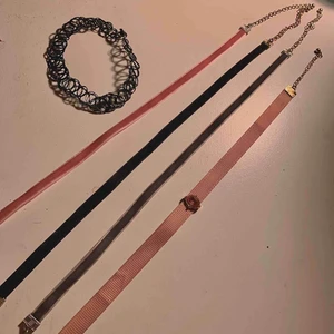  - flera olika chokers  10 kr/styck  Den svarta ”runda” är såld 
