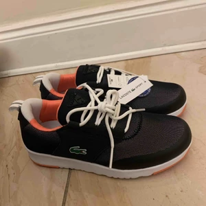  - Helt nya, snygga oanvända Lacoste sport sneackers 