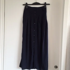  - Maxi Kjol Lindex 
Senast avhämtning den 16/7 pga flytt