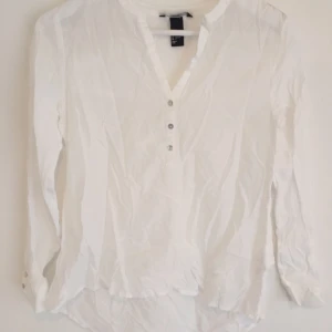  - Blus från H&M, aldrig använd.