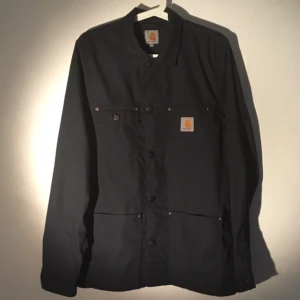  - Carhartt jacka använd max 2 gånger   