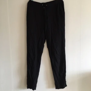  - Snygga tunnare byxor.