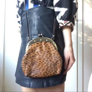  - Liten portmonnä-väska i mocka. Vintage.