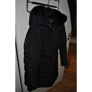  - Jättesnygg vinterjacka!! Väldigt fint skick!! 