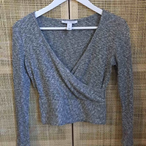  - 58% polyester 42% viskos Fint skick