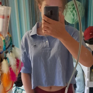  - Croppad kappa tröja som är lite snyggt oversized 