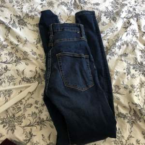 Skinny jeans från lager 157!! Formar sig såå fint efter kroppen, aldrig använda. 