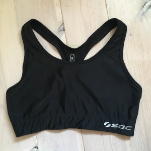  - SOC Sport-bh som inte kommit till användning då det står storlek 38 men passar mer 36/34. Bara provad. 25kr+frakt 18kr