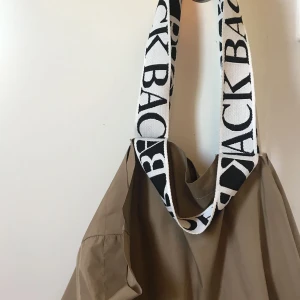  - Tygpåse från Ann Sofie back. Bra skick! Möts upp i Stockholm annars tillkommer frakt! 