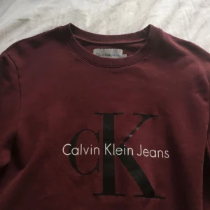  - Äkta Calvin Klein tröja 