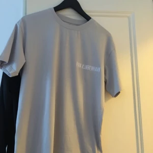  - T-shirt från han kjobenhavn. Använd ca 2 gånger.