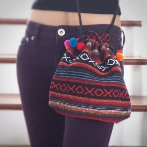  - tygväska  finns olika design 