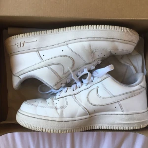  - Nike Air Force 1⭐️⭐️⭐️ Supersnygga och bekväma