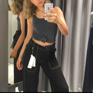  - Säljer en av mina favoritbyxor från arket!😖 orginalpriset var 800kr men säljer billigt pga att de är svåra att tvätta🥰
