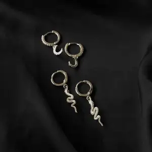 Finaste örhängena, 119kr/par!! Vid köp av minst två får ni gratis frakt, hänvisar till vår instagram @youwelleryuf för att se hela vårt smyckesutbud! Finns i guld & silver