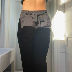  - FRAKT INGÅR! Snygga o sköna paperbagbyxor!