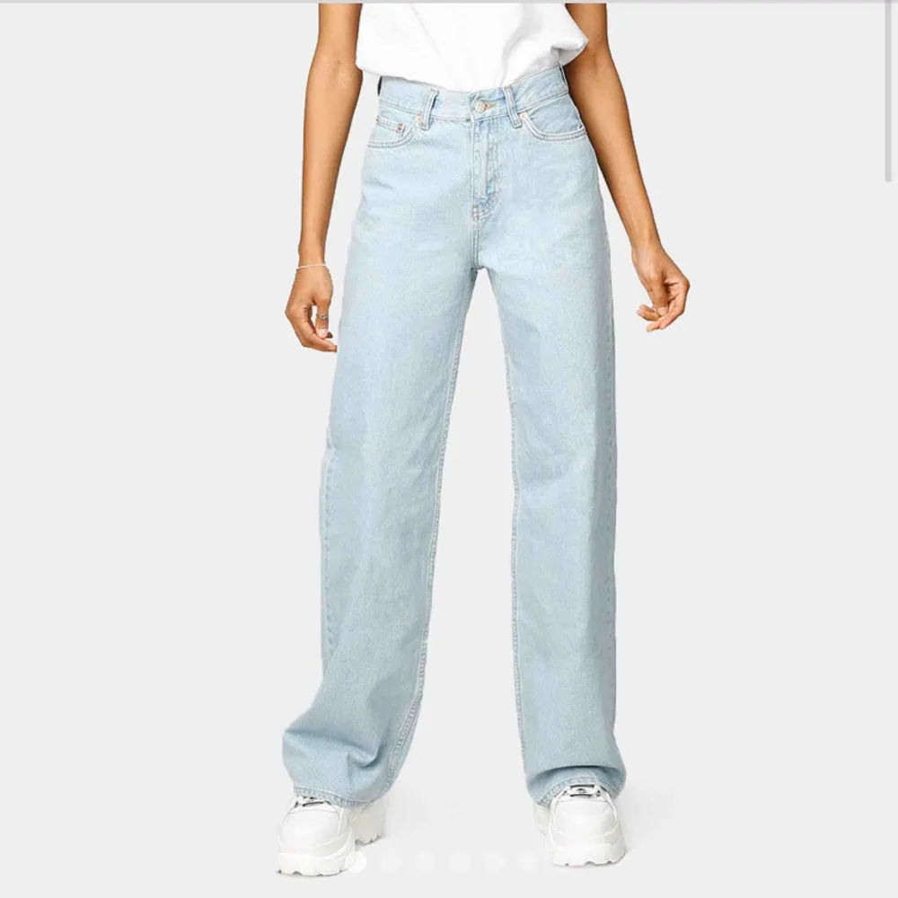 💕Säljer dessa väldigt populära jeansen ifrån junkyard! Fraktar endast! 💕. Jeans & Byxor.